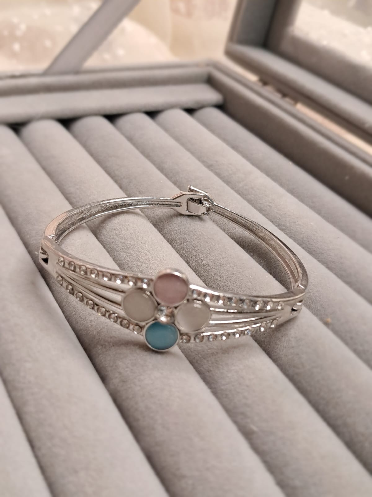 Silver-Tone Four-Petal Ad with hydro crystal Bracelet - Image 2