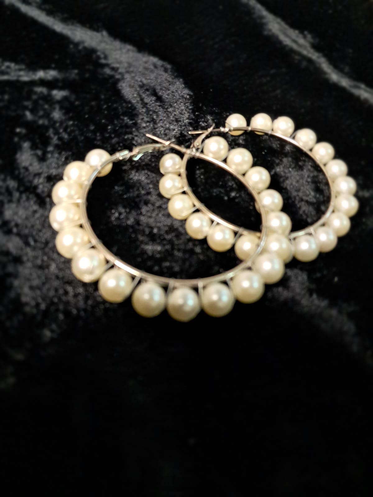 Round pearl bali with silver tone Studs - Image 2