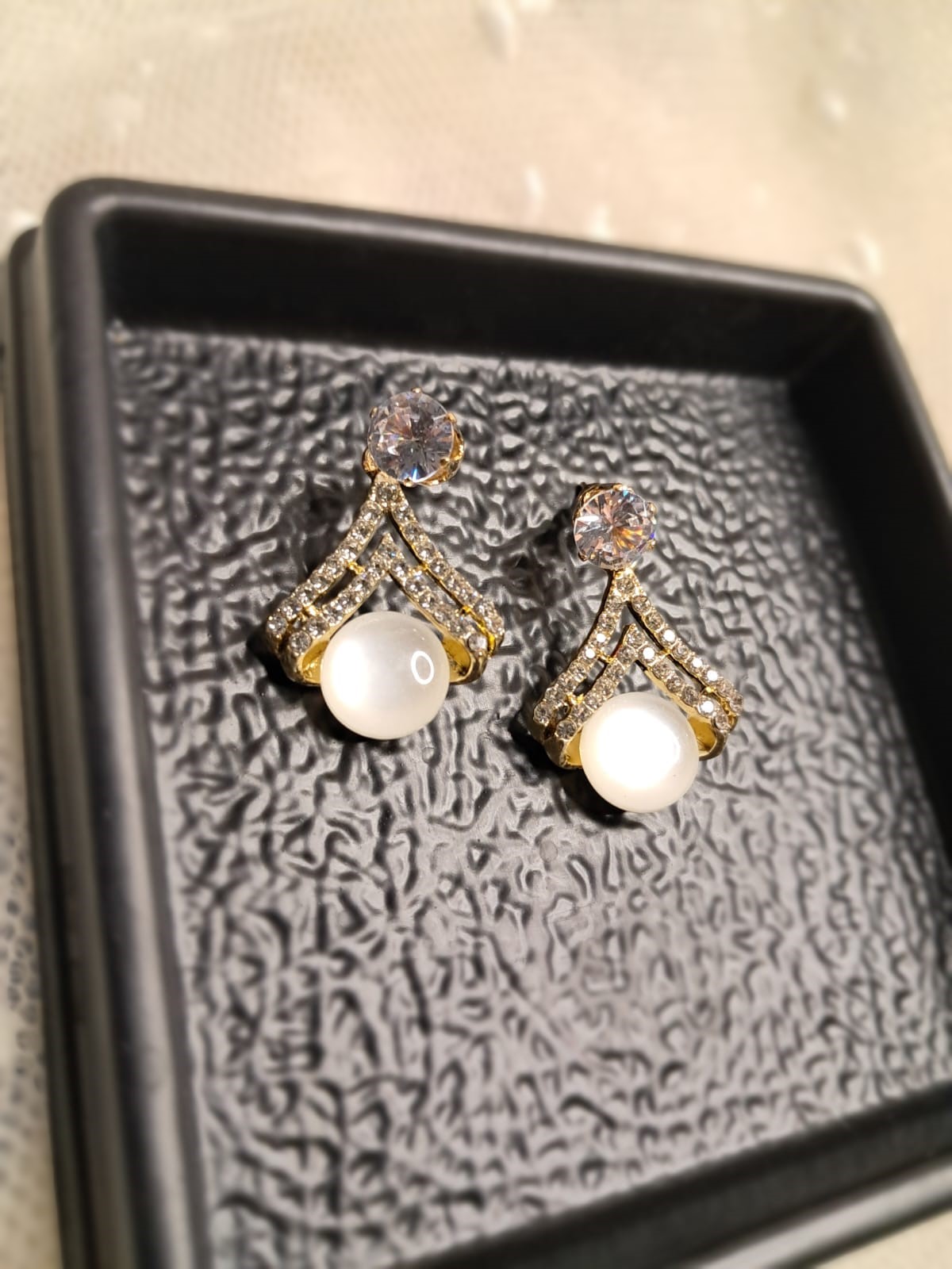 Monalisa ornate Art Deco-inspired dangle stud - Image 2