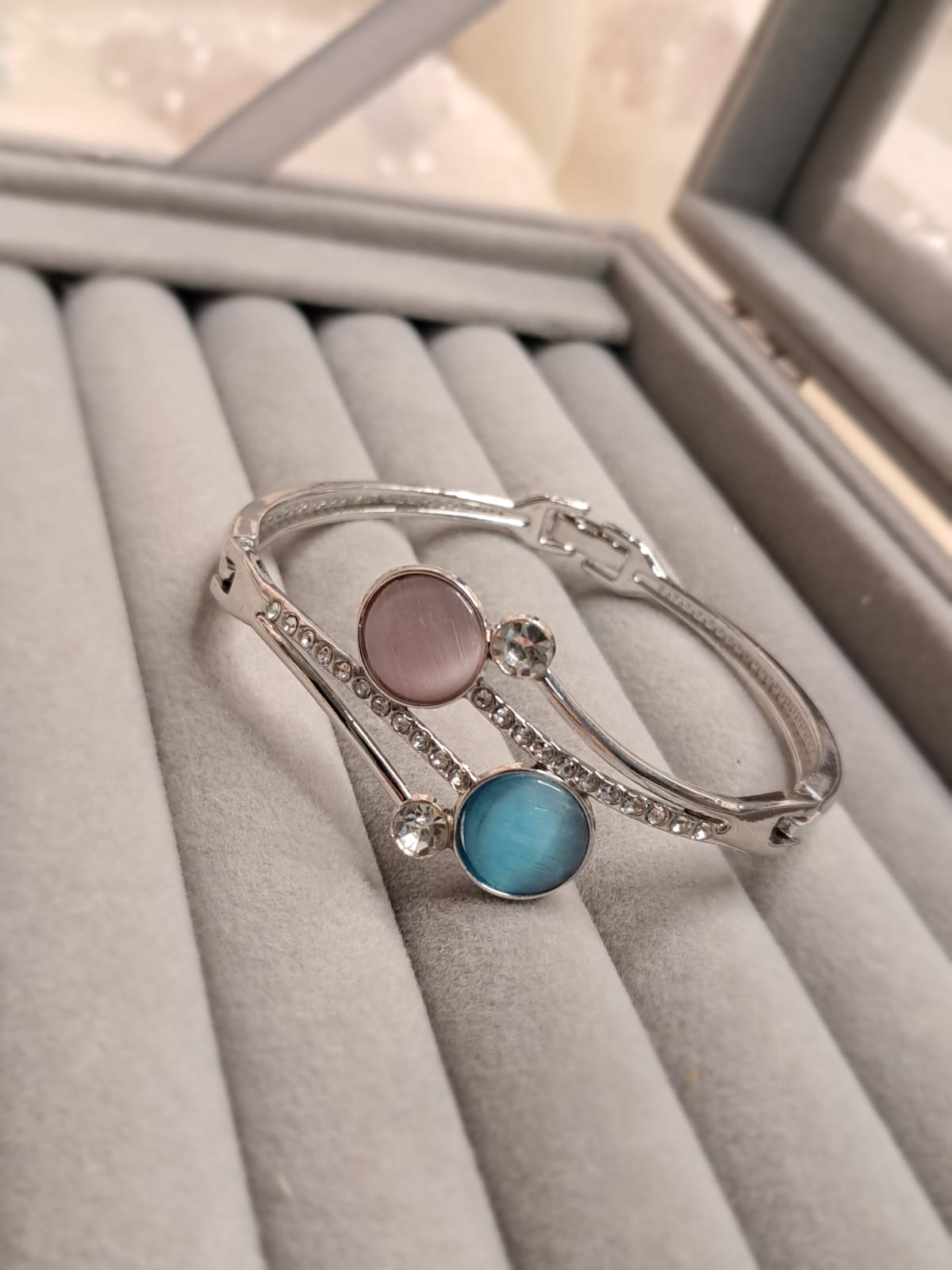 Silver-Tone Crossover Round Ad hydro crystal Bracelet - Image 2