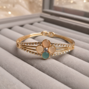 Gold-Tone Four-Petal Ad hydro work Bracelet