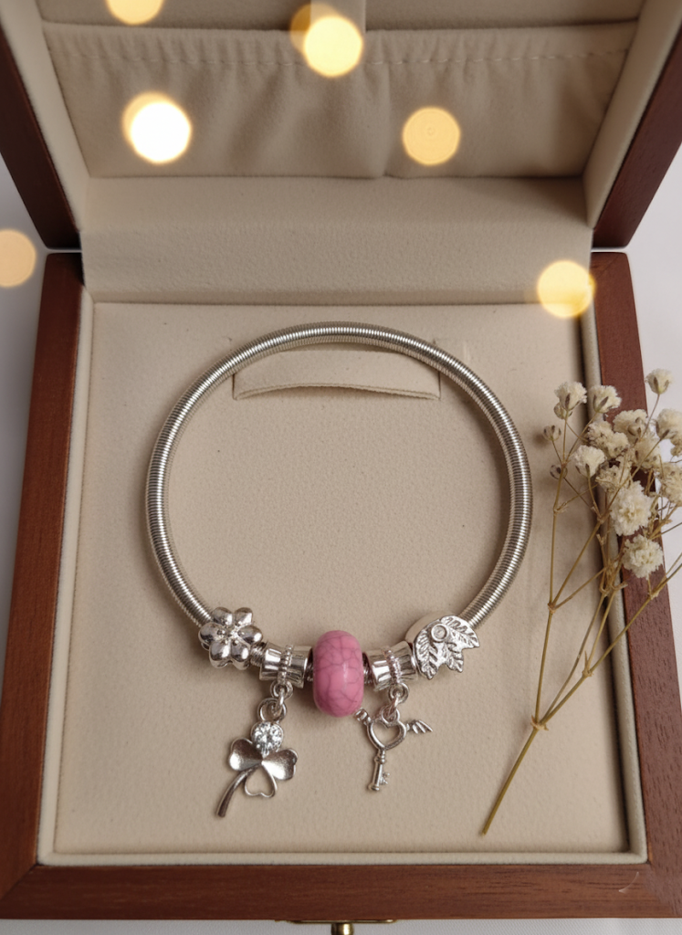 Princess Pandora-style charm bracelet - Image 2