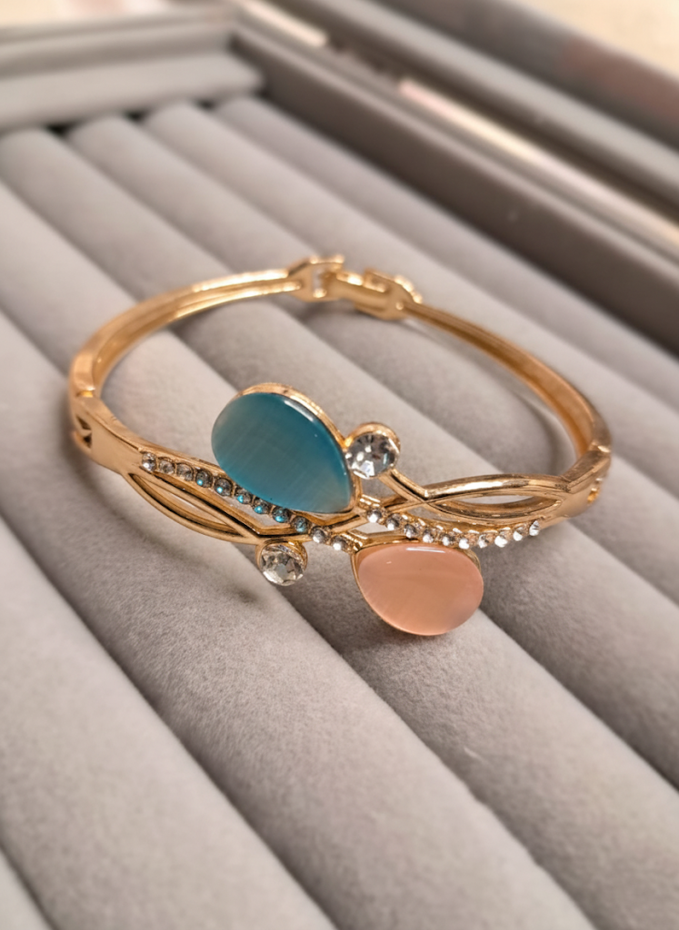 Gold-Tone Asymmetrical Ad hydro work Bracelet