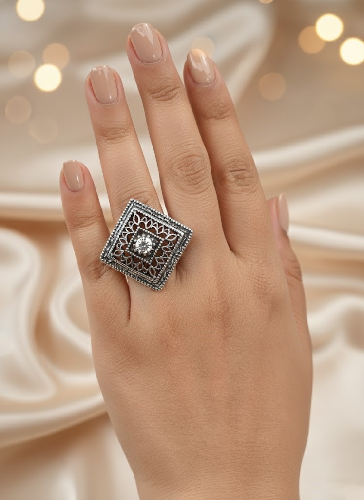 The Filigree Empress Kundan Oxidised Ring - Image 2